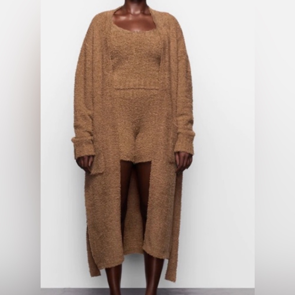SKIMS NWT Cozy Boucle Knit long robe camel RARE FIND